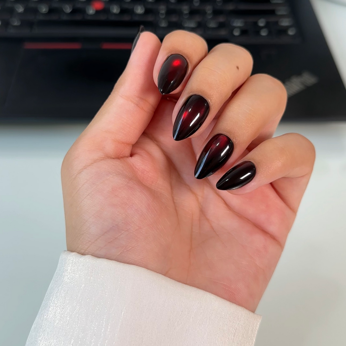 Black Cherry Velvet Cat-Eye Press-On Nails